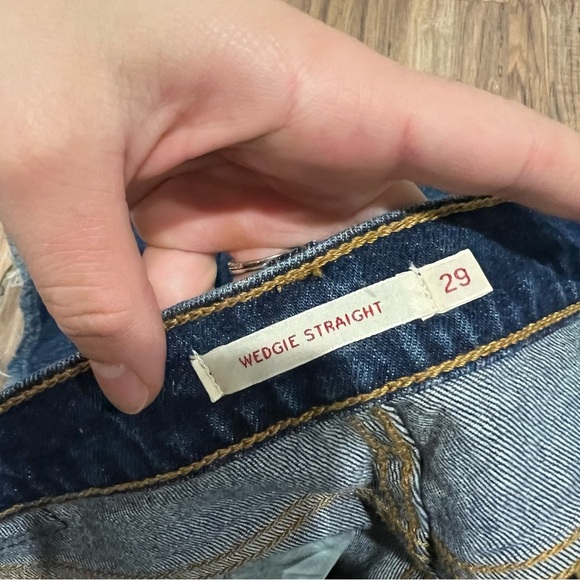 Levi’s Wedgie Straight Jean - Picture 9 of 10
